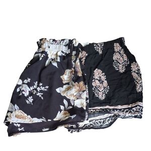 Shein 2 Pairs Black Floral/Feather‎ Casual Shorts Size Medium